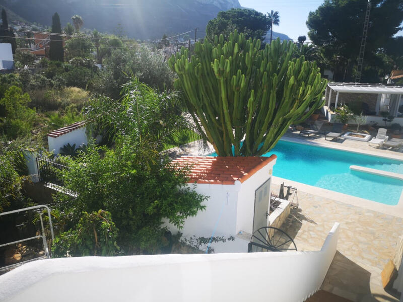 9 bedroom Villa for sale