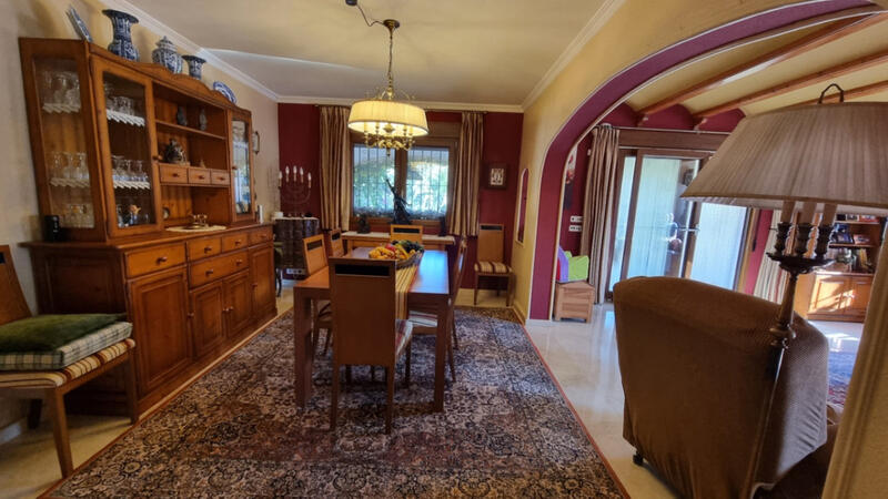 4 Schlafzimmer Villa zu verkaufen 4 Schlafzimmer Villa zu verkaufen