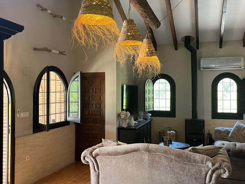 6 bedroom Villa for sale