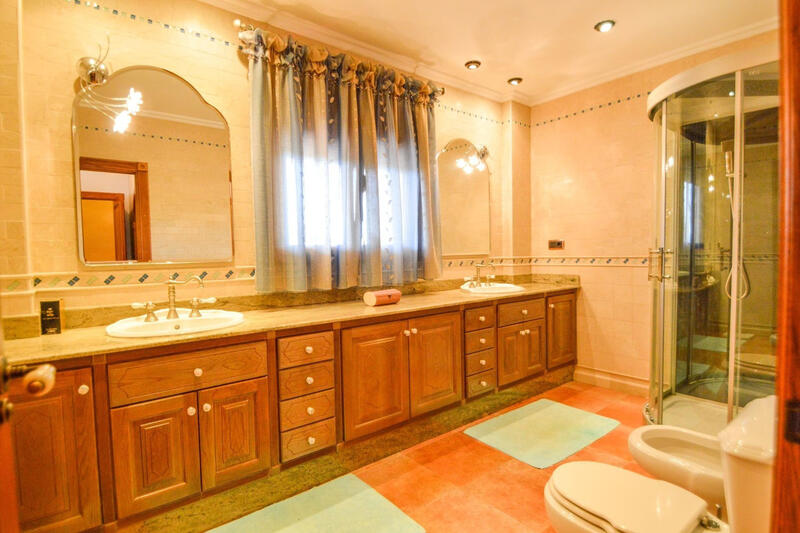 5 slaapkamer Villa Te koop