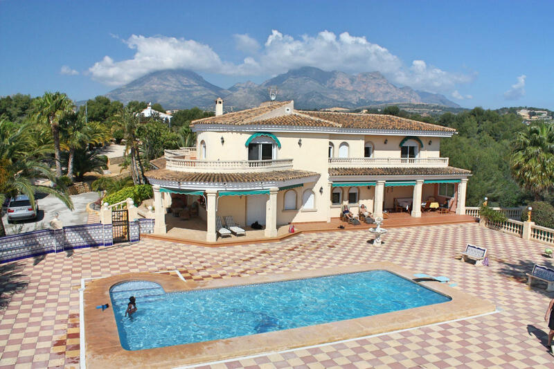 Villa for sale in l'Alfàs del Pi, Alicante