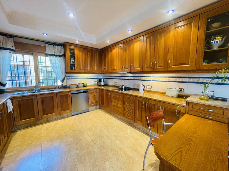 6 chambre Villa à vendre