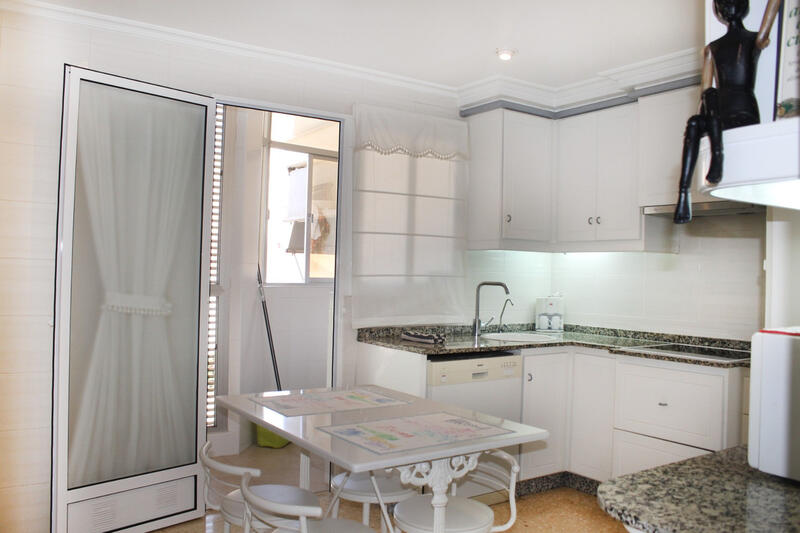 4 bedroom Apartment for sale