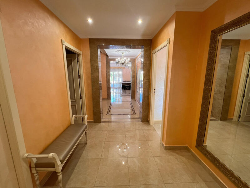 11 soveværelse Villa til salg