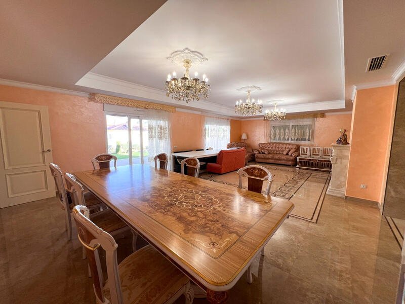 11 soveværelse Villa til salg