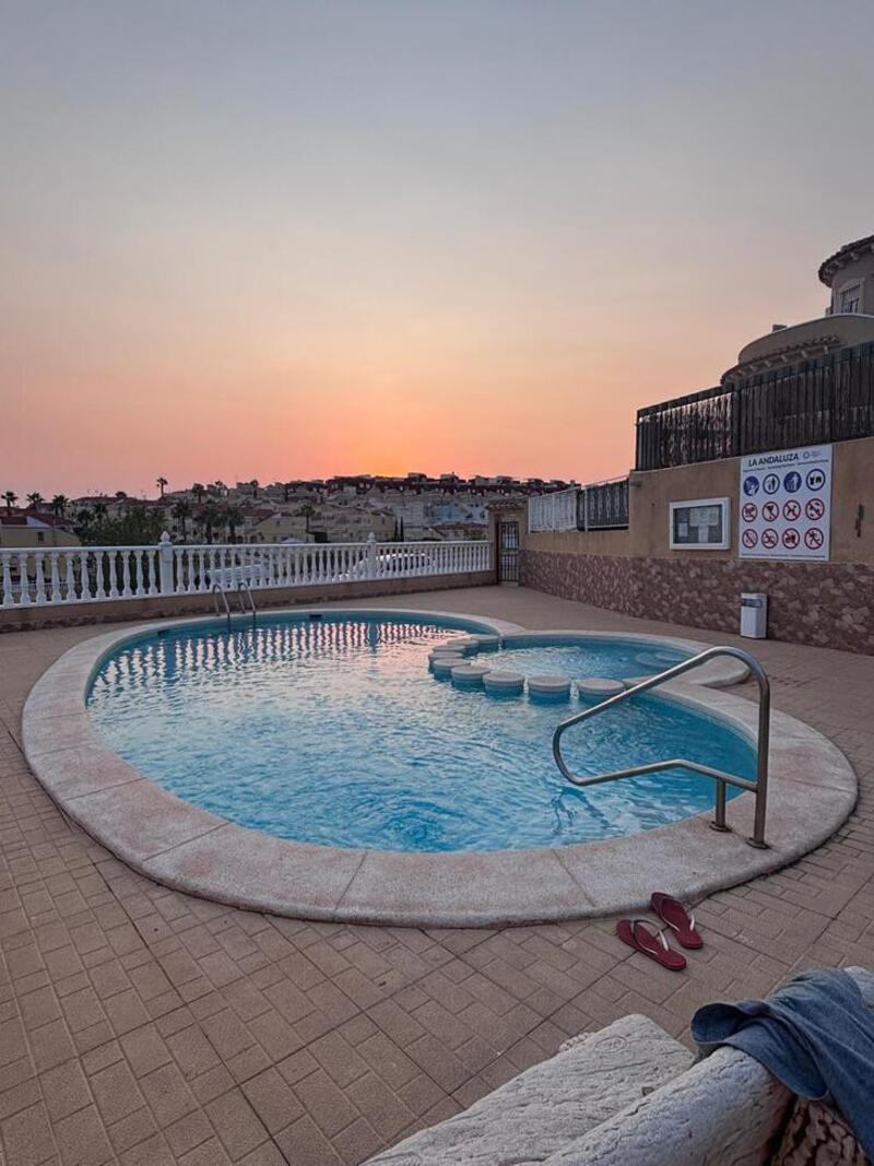 2 bedroom Townhouse for sale