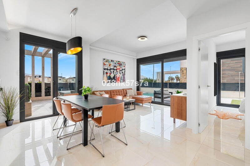 4 Cuarto Villa en venta