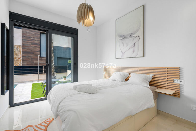 4 Cuarto Villa en venta