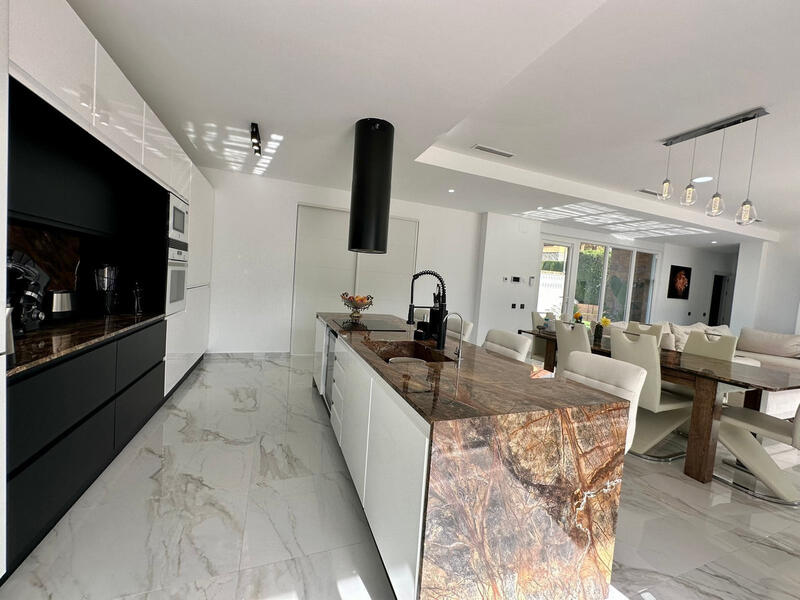 5 slaapkamer Villa Te koop