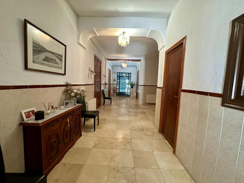 5 bedroom Villa for sale