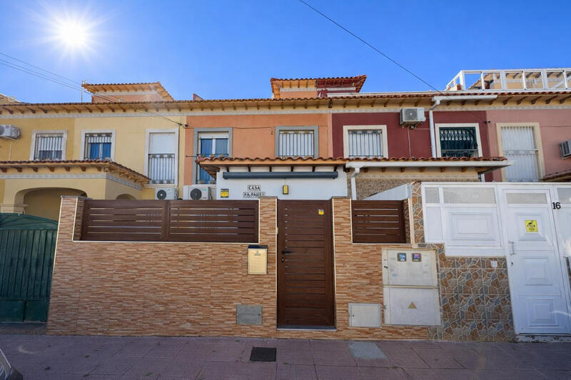 Villa à vendre dans Torrevieja, Alicante