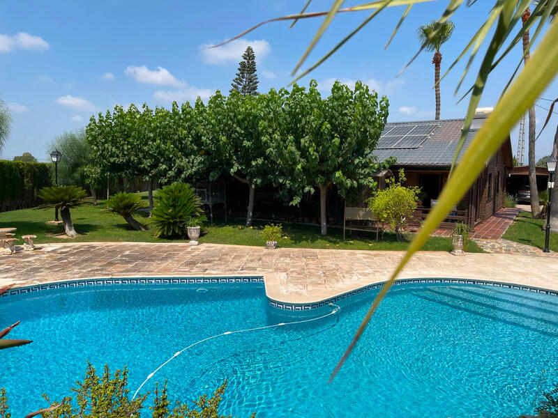 4 soverom Villa til salgs 4 soverom Villa til salgs