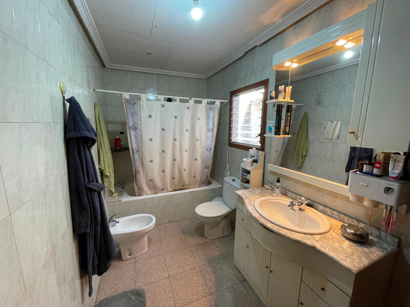 4 Schlafzimmer Stadthaus zu verkaufen