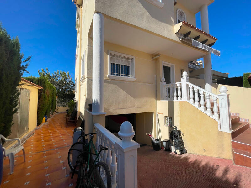 4 Cuarto Villa en venta