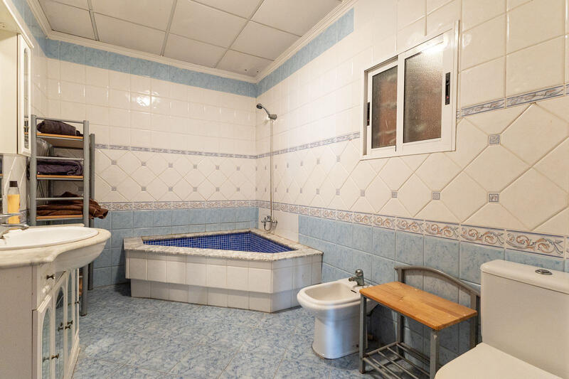 12 soverom Herregård til salgs 12 soverom Herregård til salgs