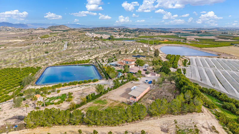 4 Schlafzimmer Landhaus zu verkaufen