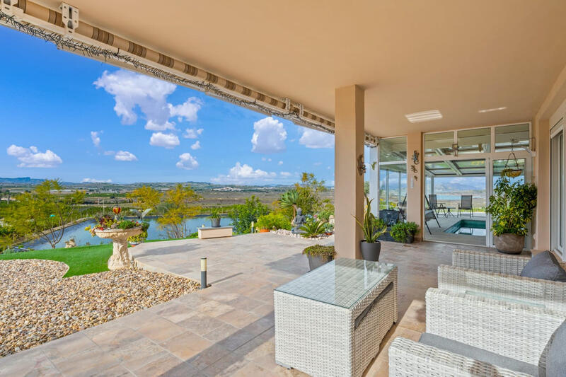 4 Schlafzimmer Landhaus zu verkaufen