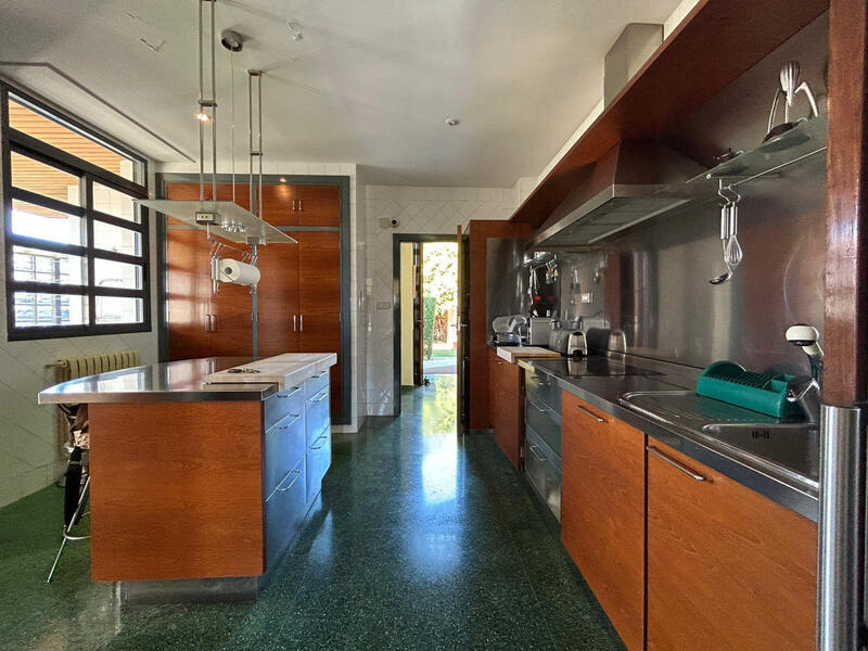 4 bedroom Villa for sale