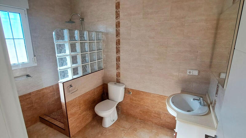 5 bedroom Villa for sale