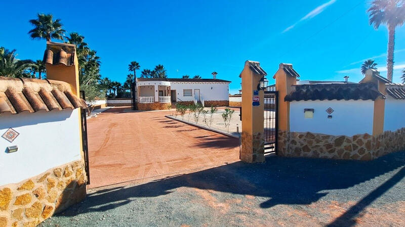 5 bedroom Villa for sale