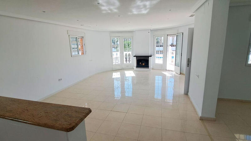 3 Schlafzimmer Villa zu verkaufen 3 Schlafzimmer Villa zu verkaufen