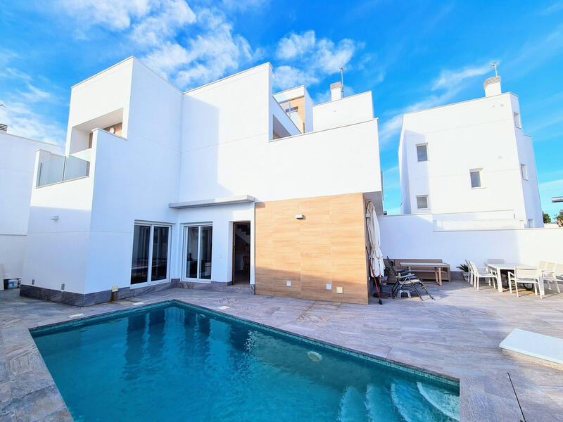 Villa en venta en San Pedro del Pinatar, Murcia