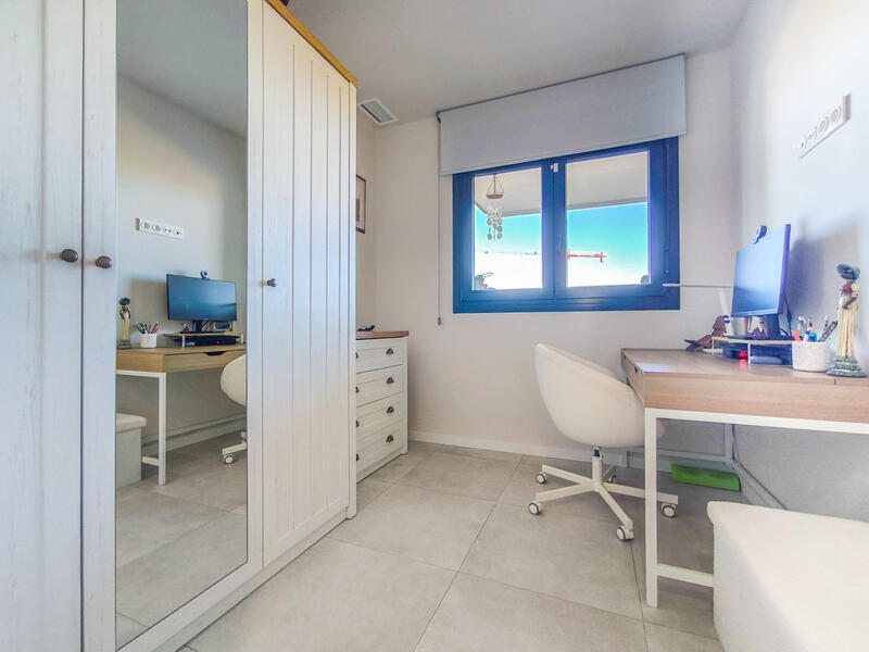 2 bedroom Apartment for sale