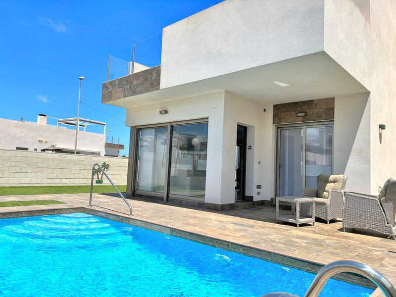 Villa for sale in Punta Prima, Alicante