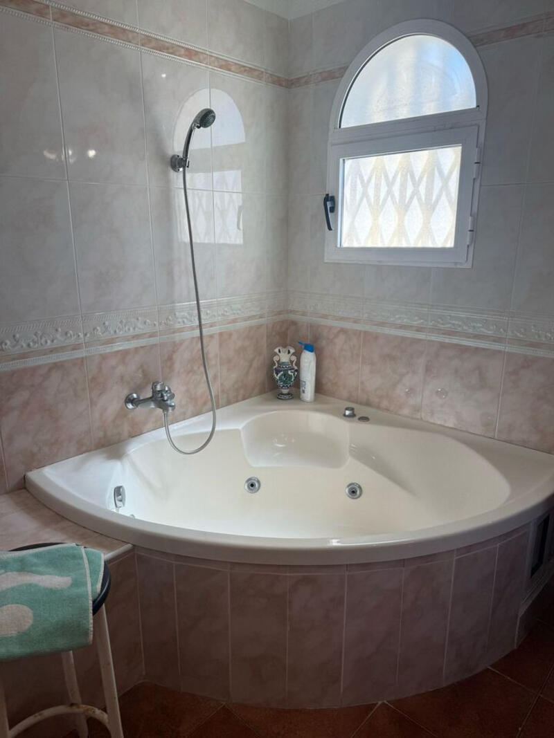 4 Cuarto Villa en venta