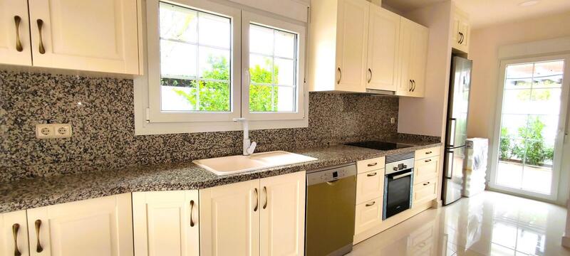 4 спальная комната вилла продается 4 спальная комната вилла продается