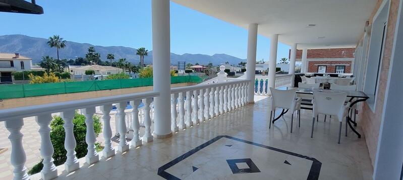 9 bedroom Villa for sale