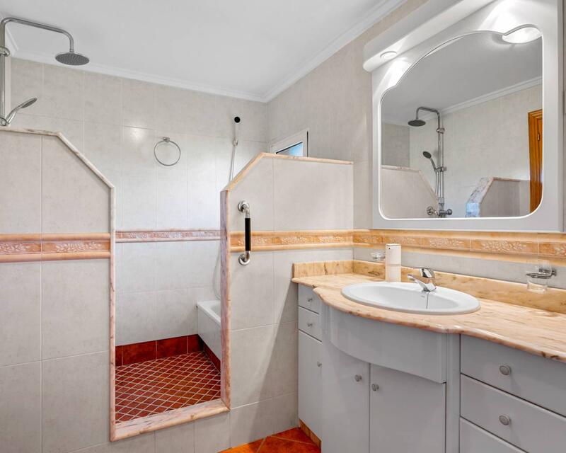 6 Schlafzimmer Landhaus zu verkaufen