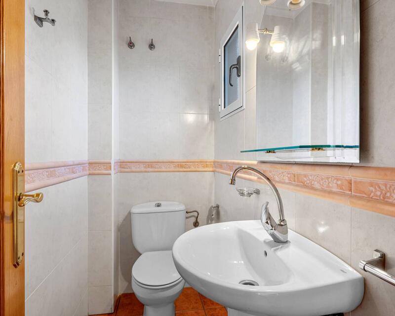 6 Schlafzimmer Landhaus zu verkaufen