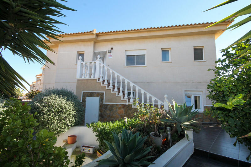 3 Cuarto Villa en venta