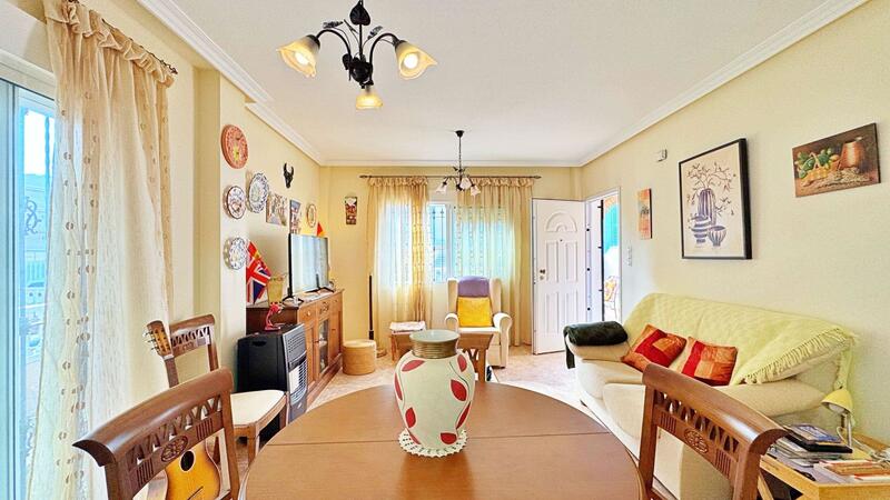 3 slaapkamer Gezinswoning Te koop