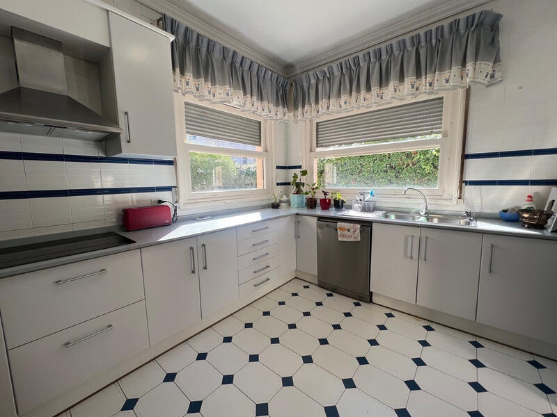 7 bedroom Villa for sale