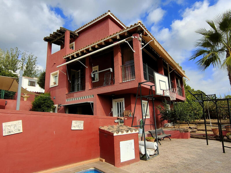 4 bedroom Villa for sale