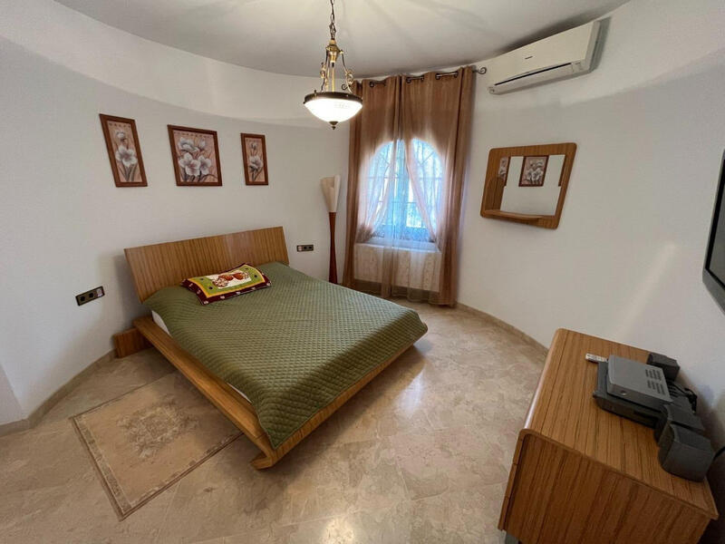 4 Cuarto Villa en venta