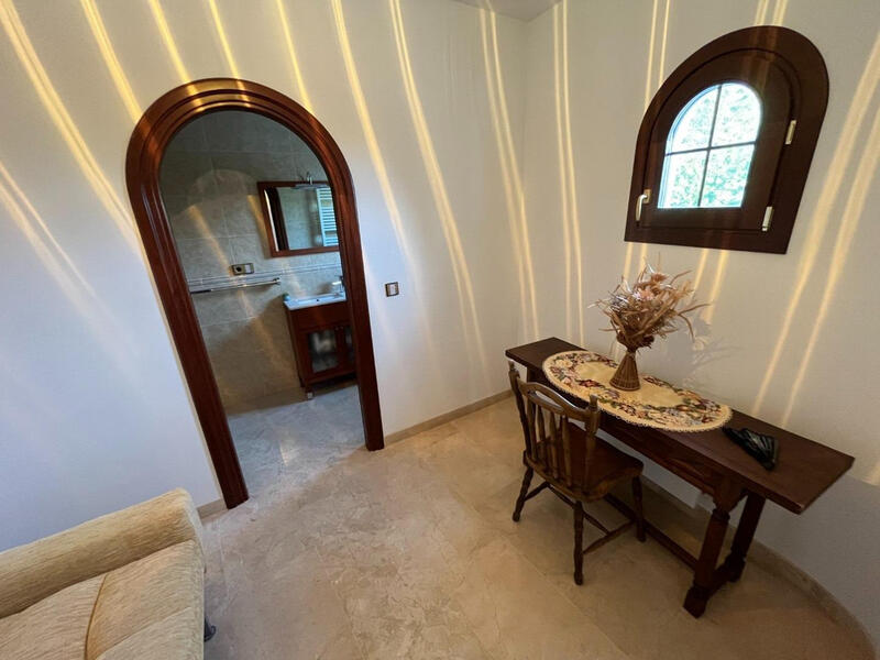 4 Cuarto Villa en venta