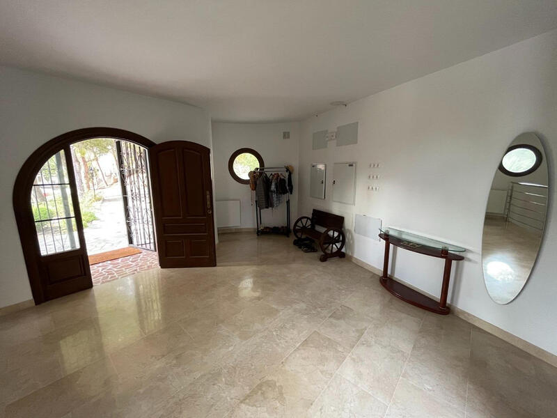 4 Cuarto Villa en venta