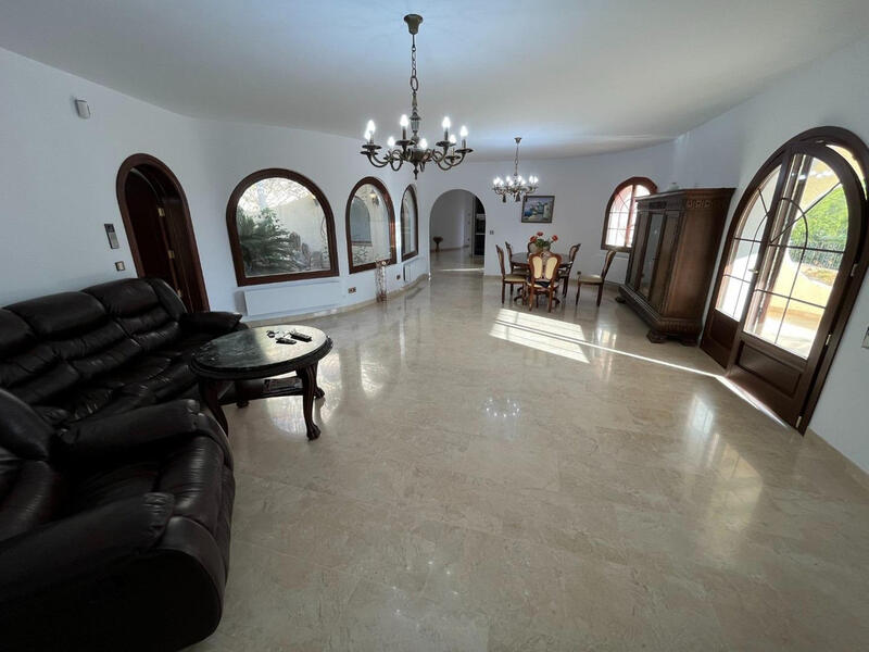 4 Cuarto Villa en venta