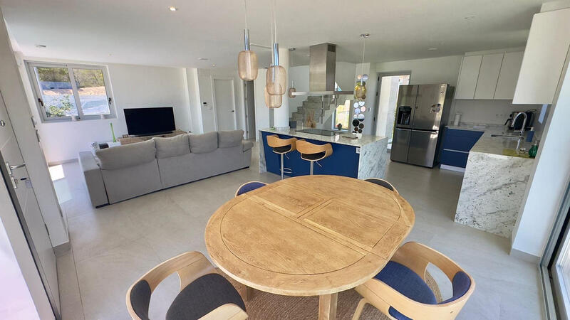 4 Cuarto Villa en venta