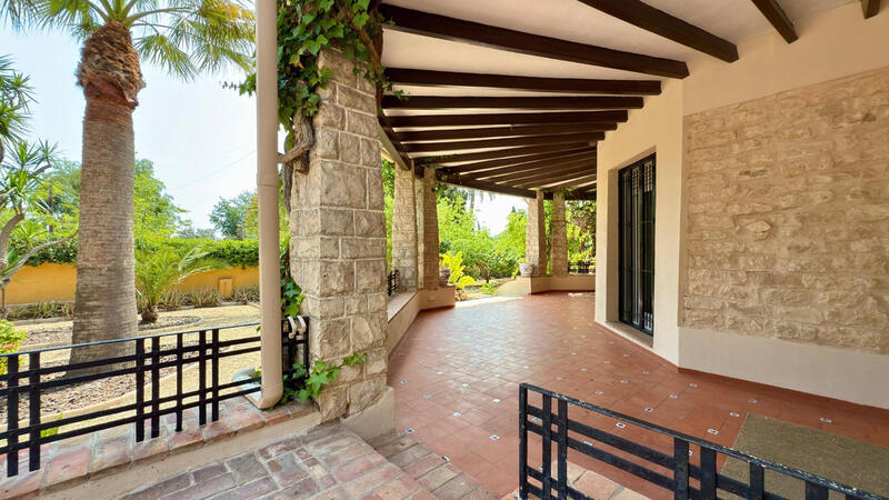 6 Cuarto Villa en venta