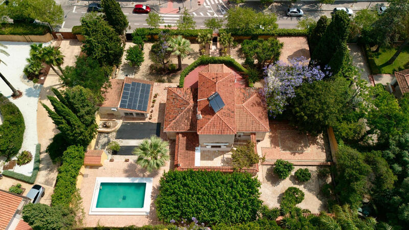 6 Cuarto Villa en venta