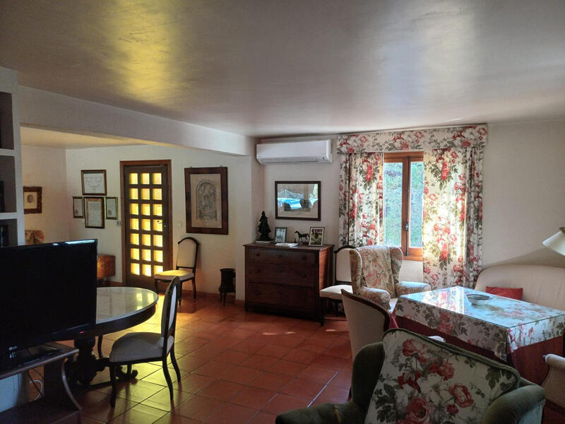 6 bedroom Villa for sale