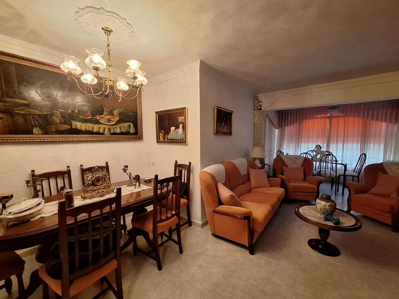 4 bedroom Apartment for sale