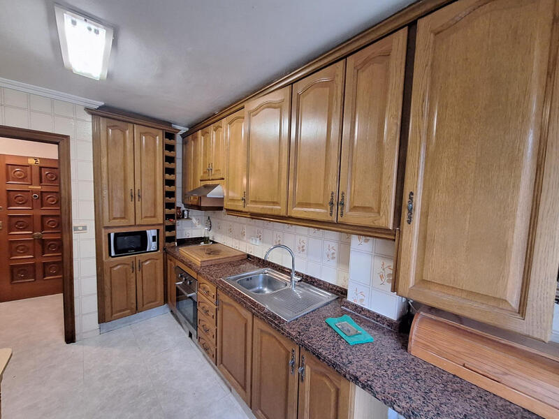 4 bedroom Apartment for sale