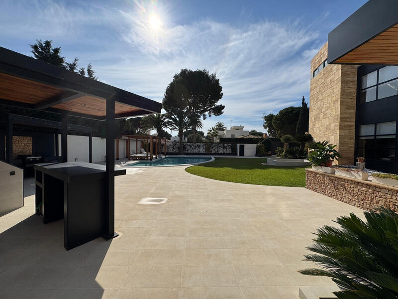 7 sovrum Villa till salu