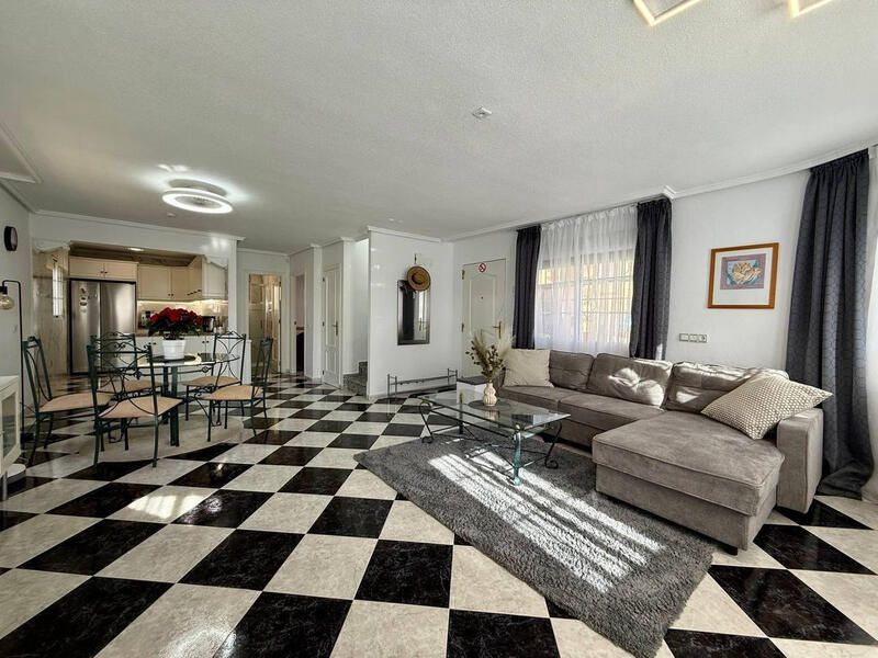 4 bedroom Villa for sale