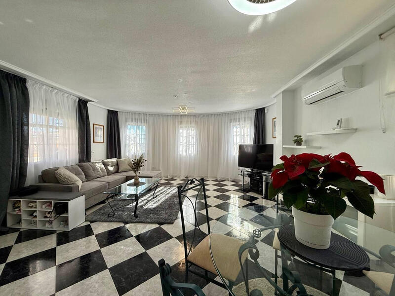 4 bedroom Villa for sale